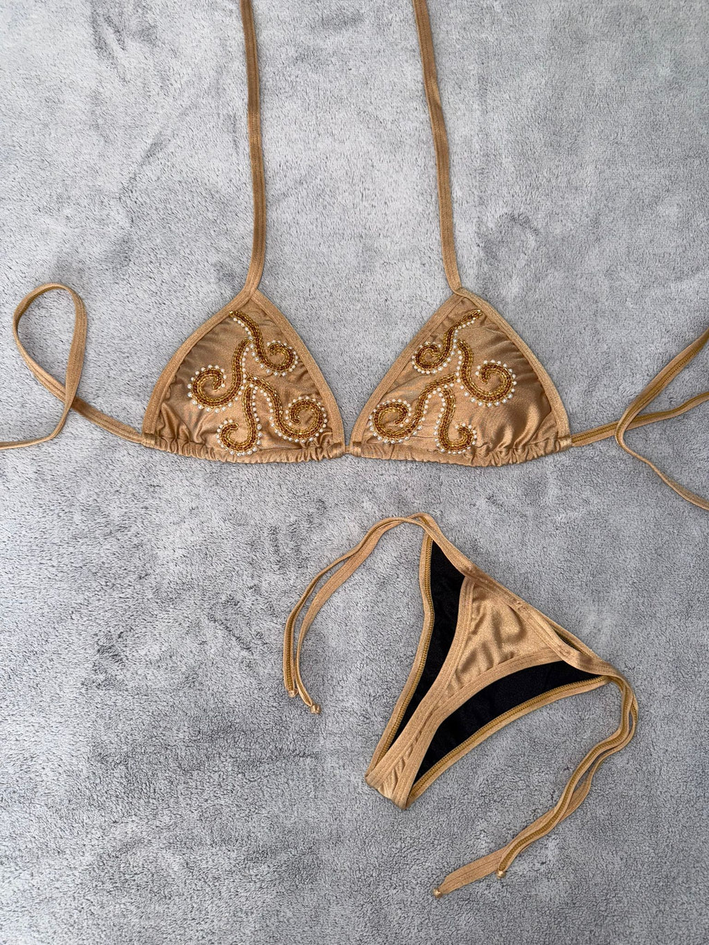 BIKINI BORDADO DORADO